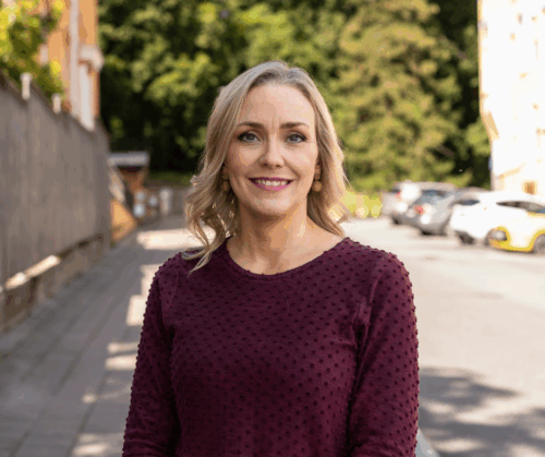 CLAIRE BELL