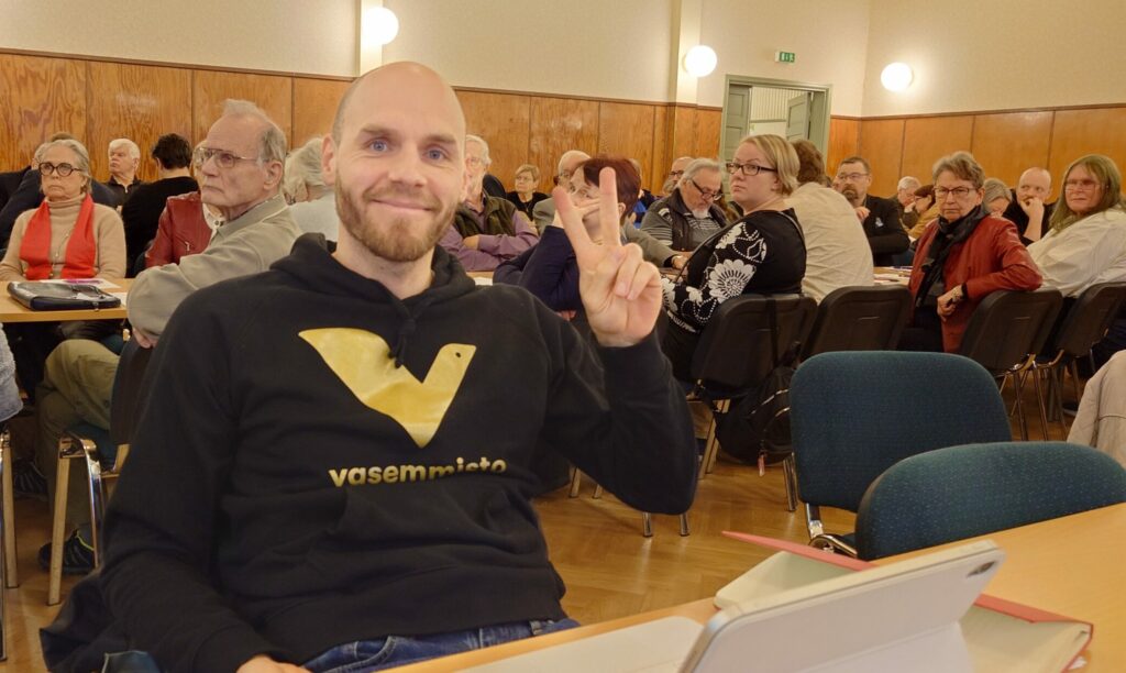 Timo furuholm syyspiirikokouksessa Loimaalla 11.11.2023